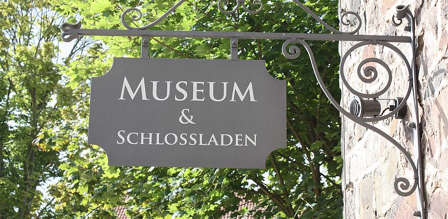 Eingangsschild vom Museum